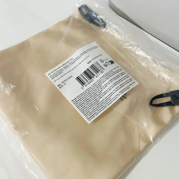 Burberry Goddess Drawstring Pouch - Picture 3 of 5